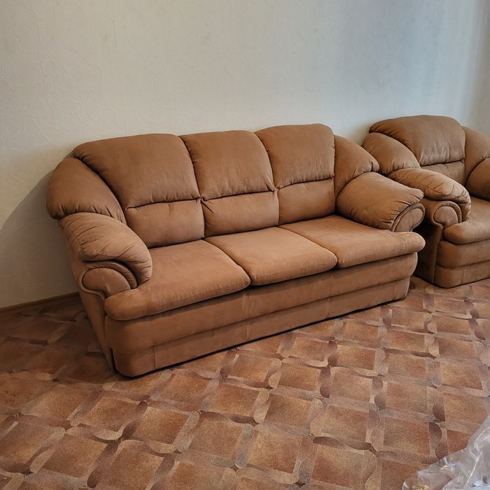 Продаётся мягкий уголок в отличном состоянии.