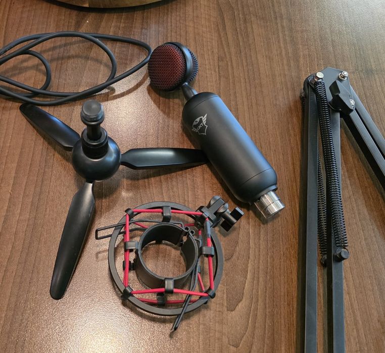 Микрофон Trust GXT 244 Buzz Streaming + стойка