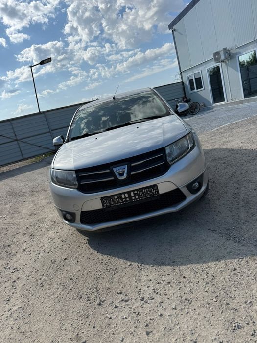 Dezmembrez Dacia Sandero 1.2i 1.5dci