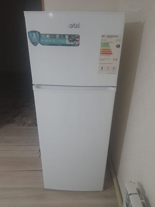 Продаётся холодильник Artel