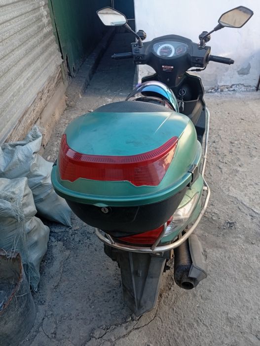 Продам скутор M8 X7