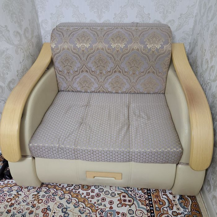 Продам б/у мини диван