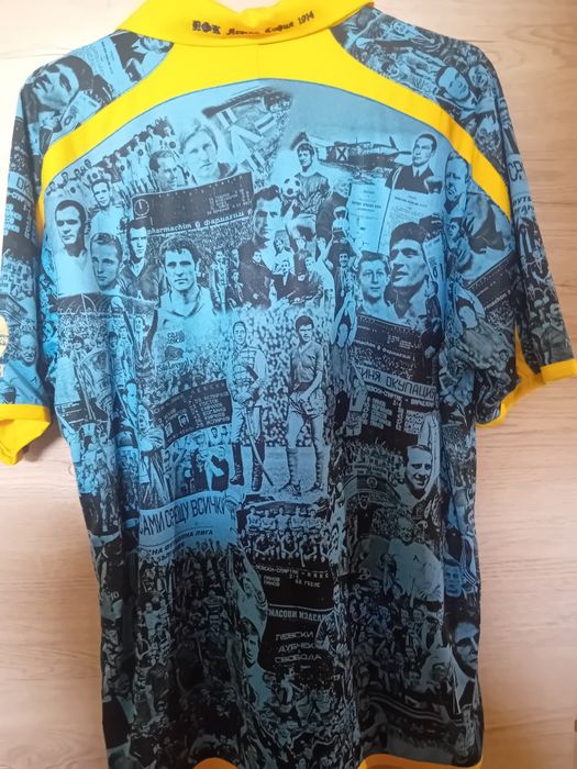 Тениска на Левски 110 години