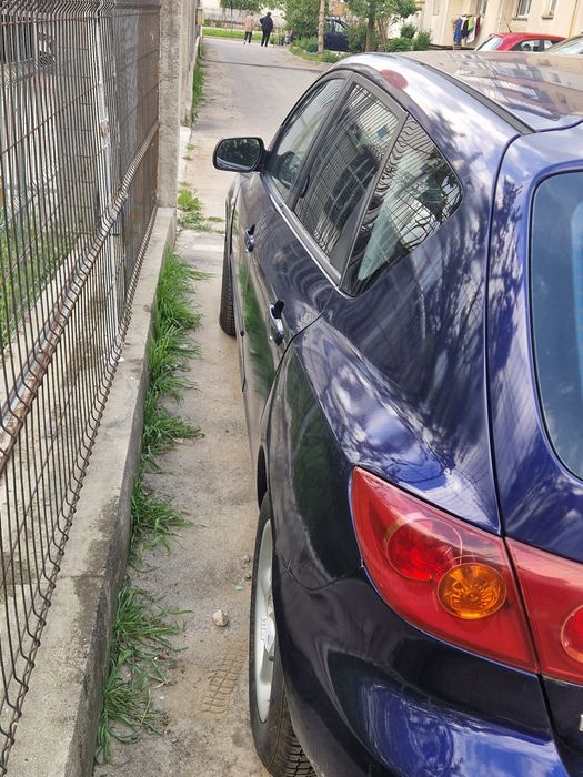 Mazda 3     2005