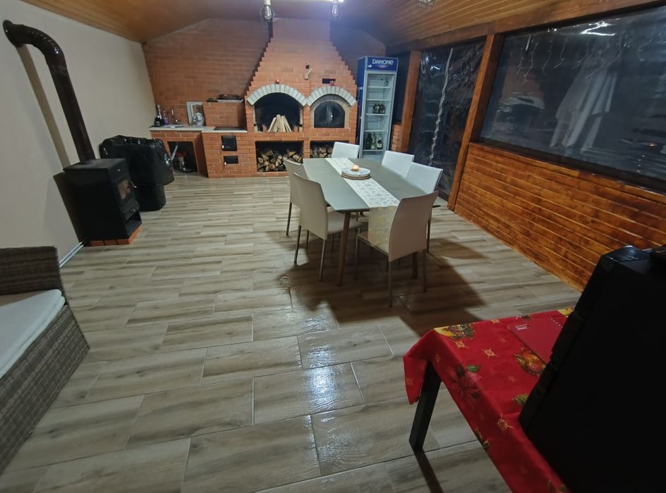 Vând Casă cu teren 8400mp