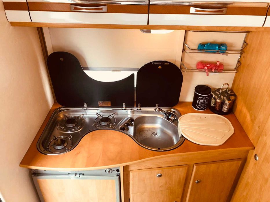 Каравана напълно обзаведена нова