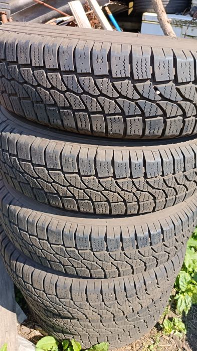 Vând 195/75 r16c