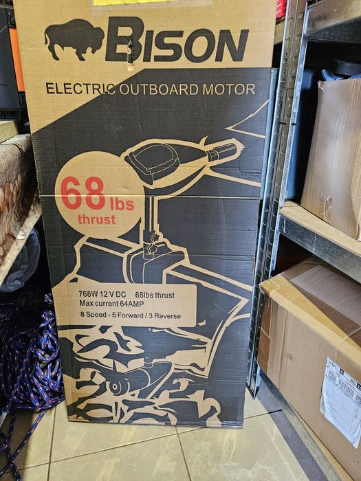 Продавам електрически двигател за лодка . Нов,68 либри!