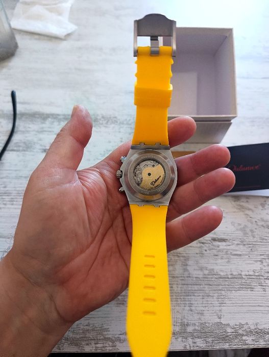 Ceas automatic/mecanic portocaliu/galben,nu eco drive-nou,în cutie