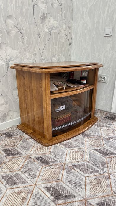 Тумбочка под телевизор.