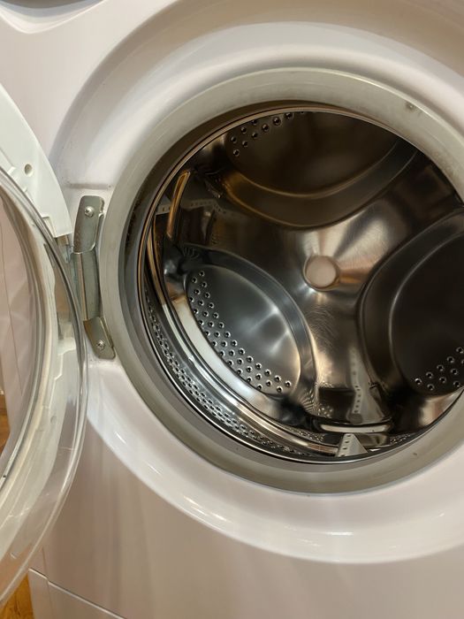 Продам стиральную машину Indesit