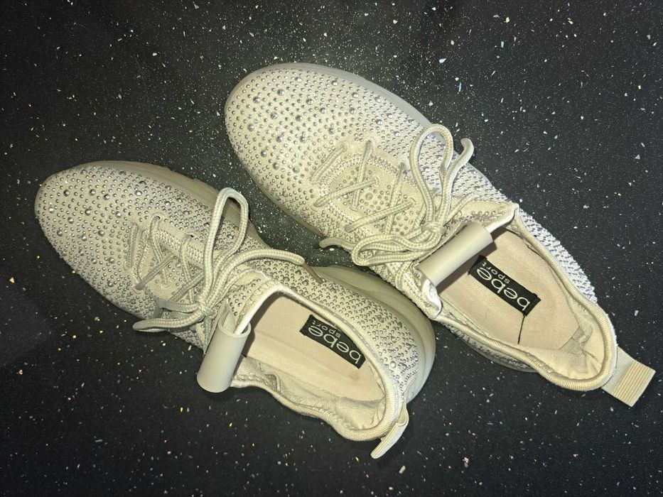 блестящи маратонки  марка BEBE