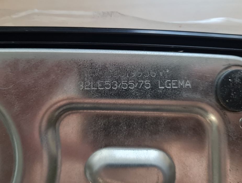 Vand suport tv Lg 32le53