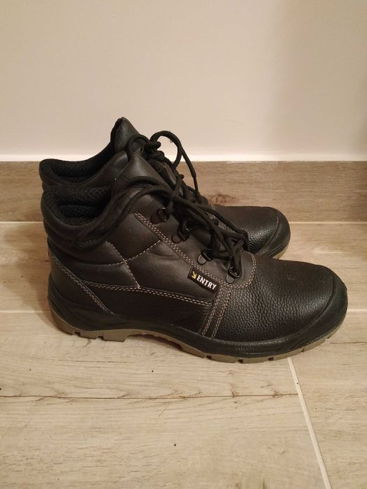 Bocanci de protectie cu bombeu metalic, Nr 43