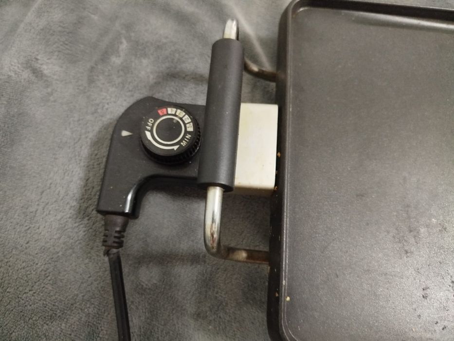 Элекрогриль продам