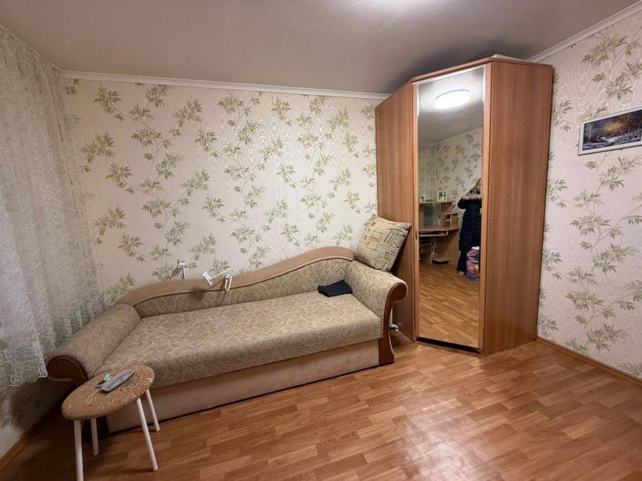 Продам 2 комн квартиру . Ажар