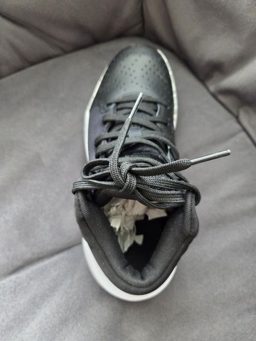 Under Armour - N 35.5- детски  маратонки