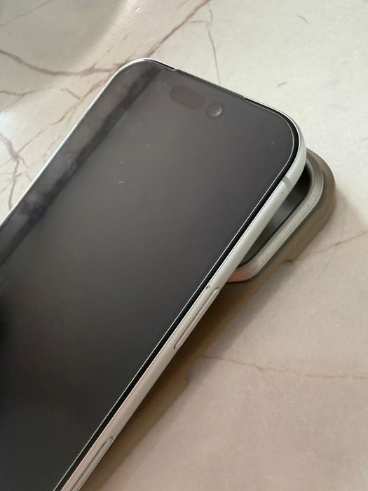 Продам Айфон 17 про 512 гб