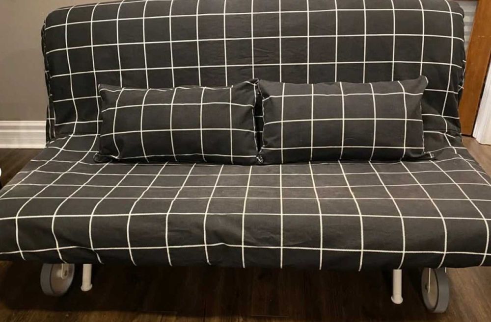 Разтегателен диван IKEA PS с Матрак Murbo и оригинален калъф Rute в черно / бяло