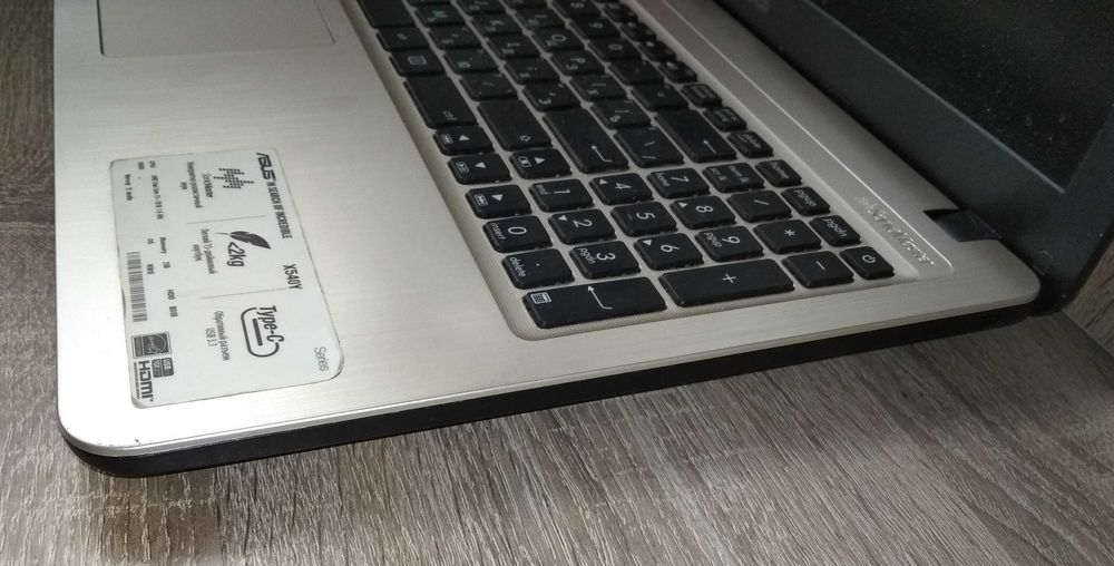ноутбук Asus в подарок  мышка