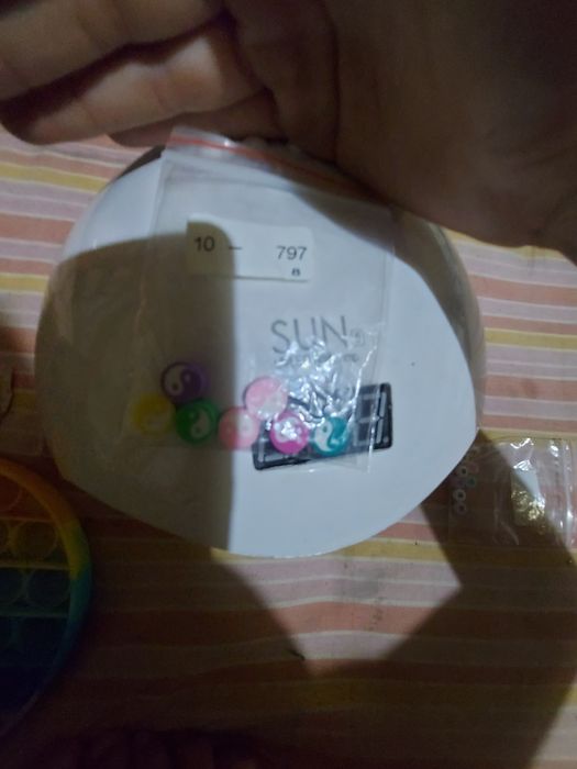 Продам бусены 1 светятся в темноте обни нет