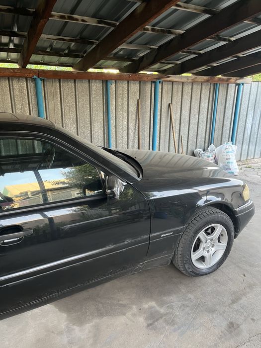 Продам Мерседес C220