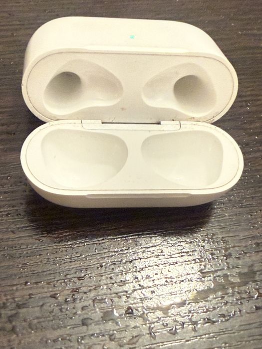 Кейс футляр Apple AirPods 3