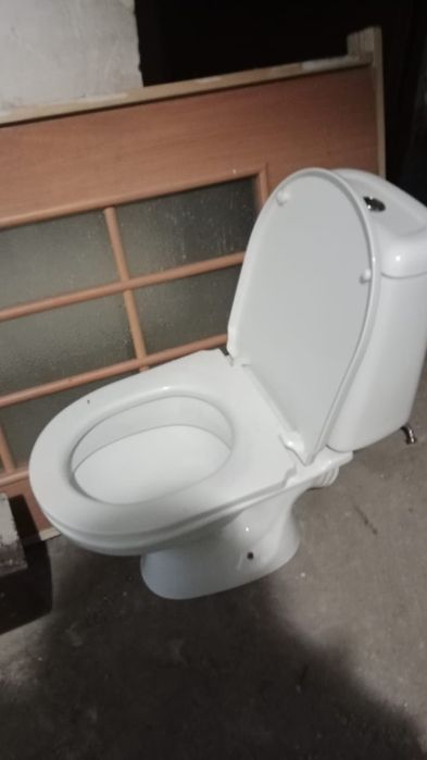 Унитаз б/у продам