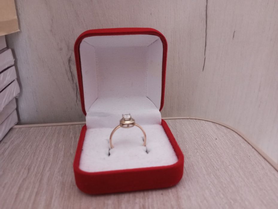 Продам обручальное кольцо