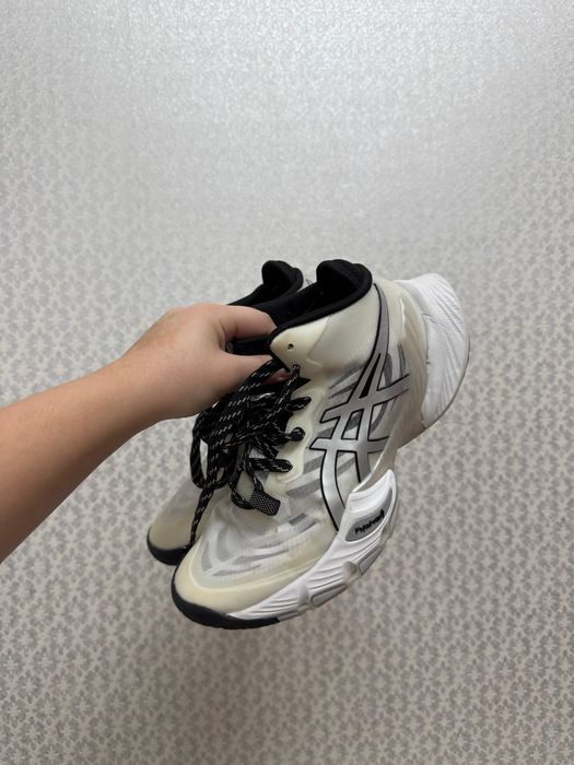 Волейбольные кроссовки Asics Metarise