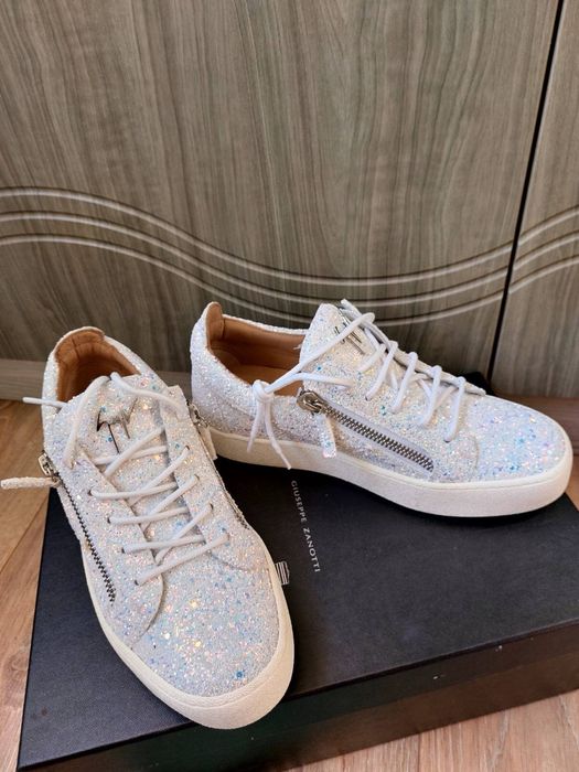 Giuseppe Zanotti Дамски