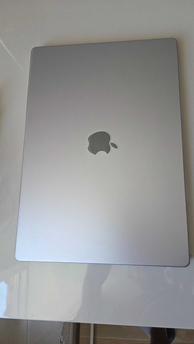 Macbook PRO M2 16'' 512/16 перфектно състояние