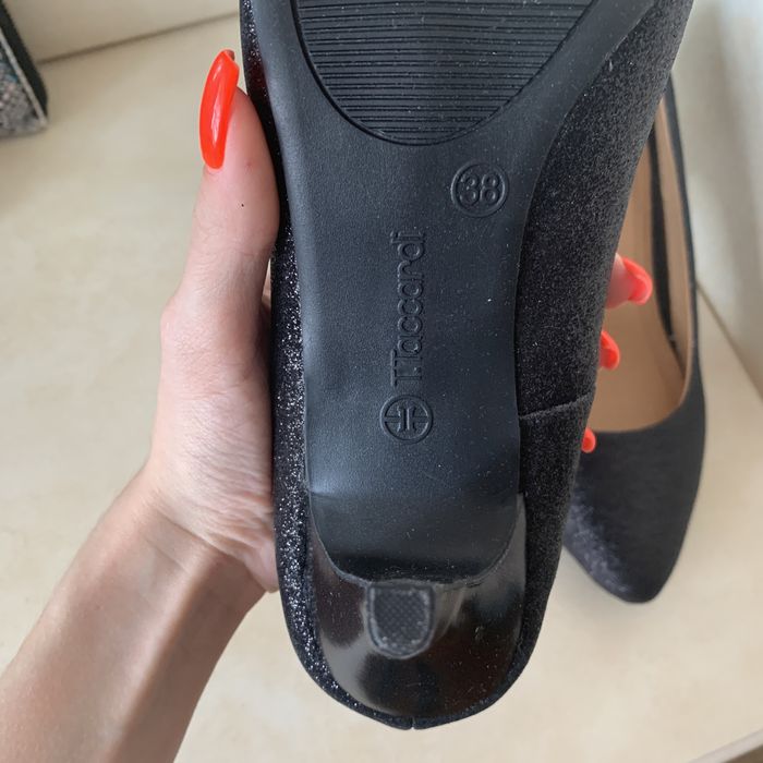 Продам женские туфли