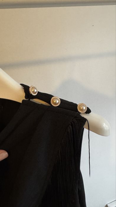 rochie neagră elegantă cu franjuri Zara S
