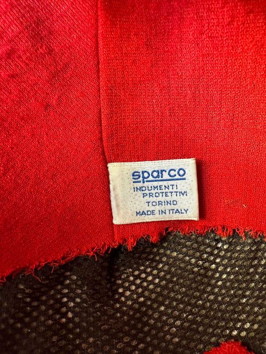 Карбонова каска Sparco и ръкавици за картинг