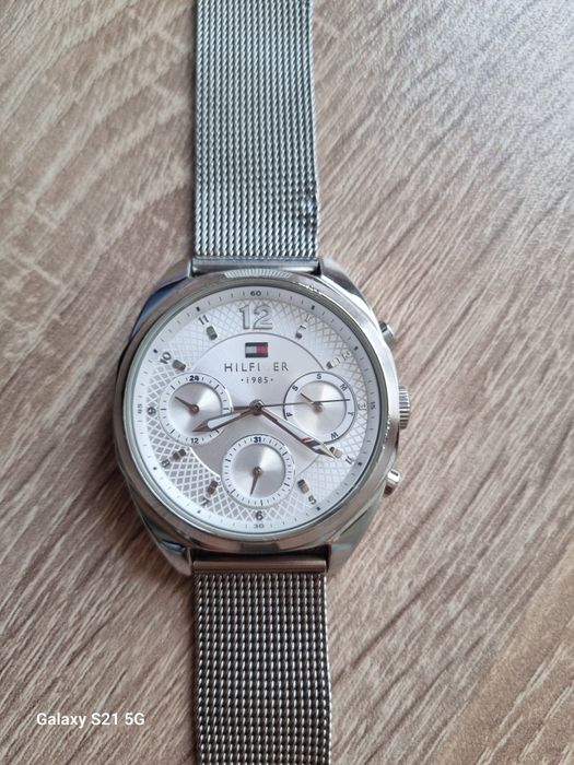 Часовник Tommy Hilfiger- дамски