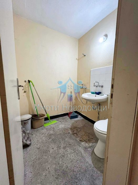 Продава се Четиристаен апартамент в Шумен, Пазара - 105 кв.м за 948 €/кв.м - Снимка #6