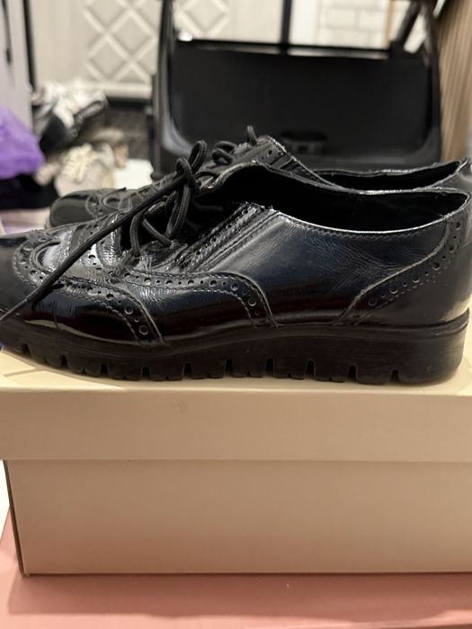 Женская обувь.