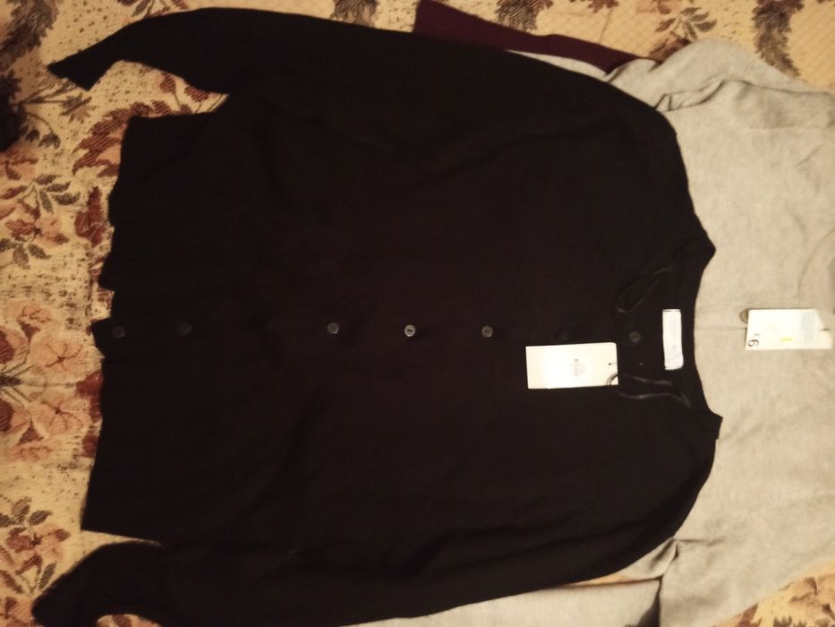 Кофта и джинсовые брюки и лосины