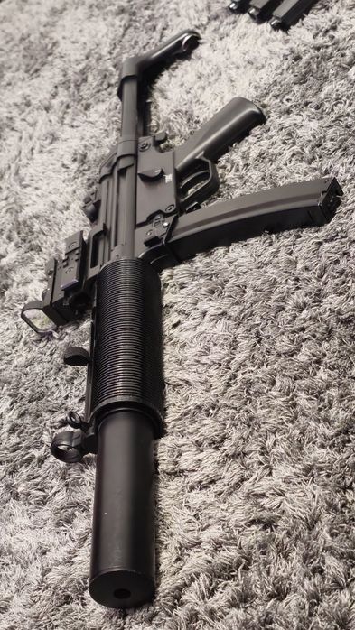 Airsoft MP5 Heckler & Koch Cyma+ 4 incarcatoare,acumulator Lipo,+++