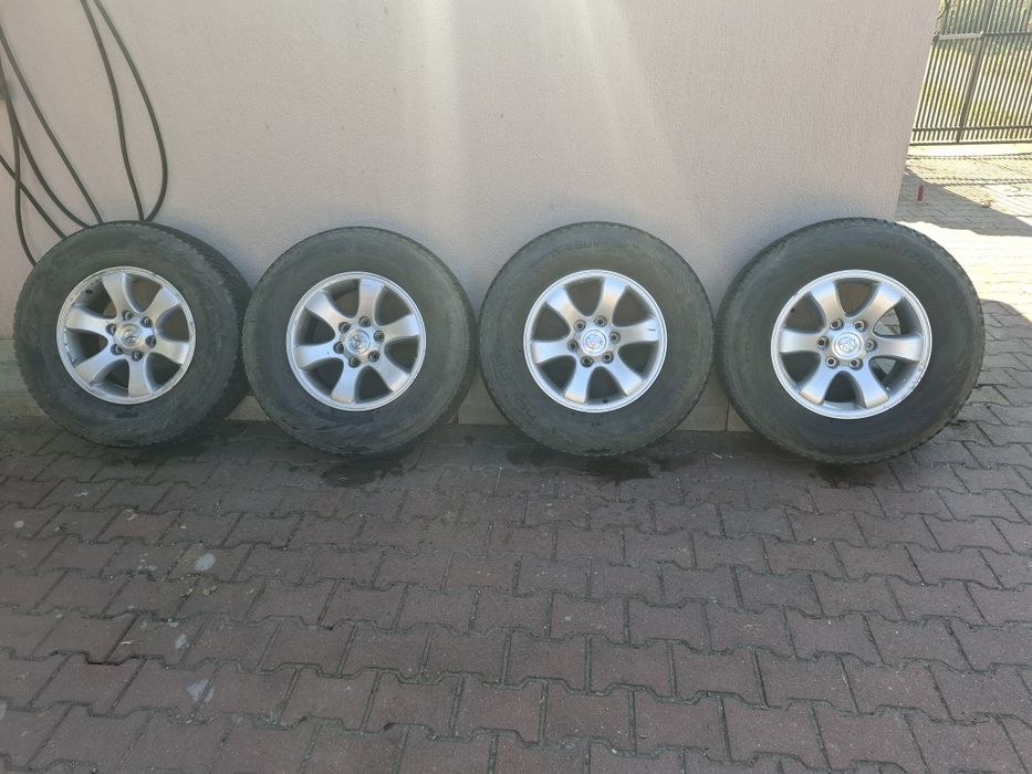Jante aliaj 17" plus anvelope Toyota Land Cruiser