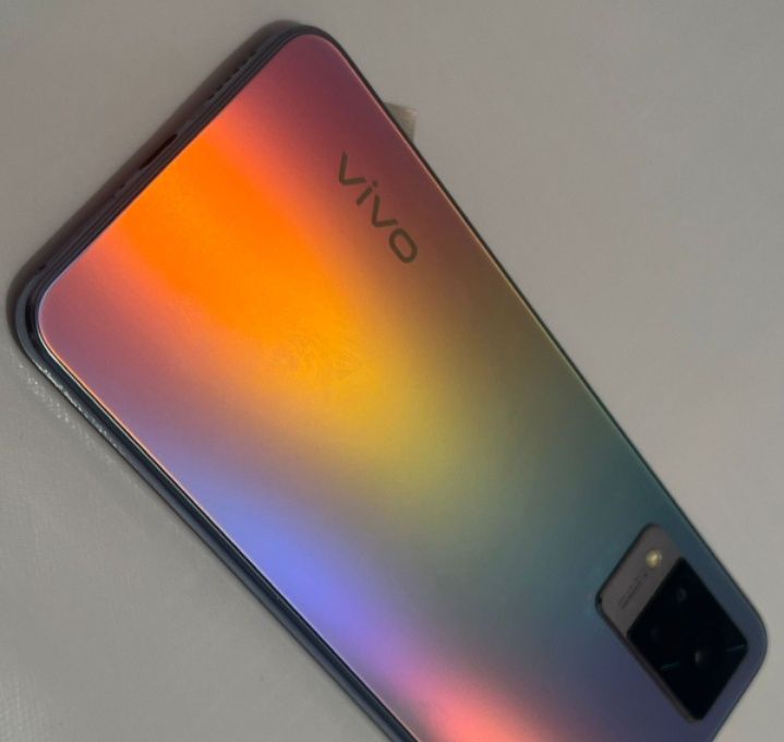 Продам телефон срочно