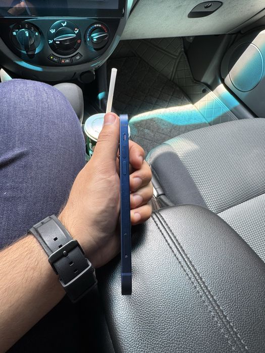 Iphone 12 64tali 200$