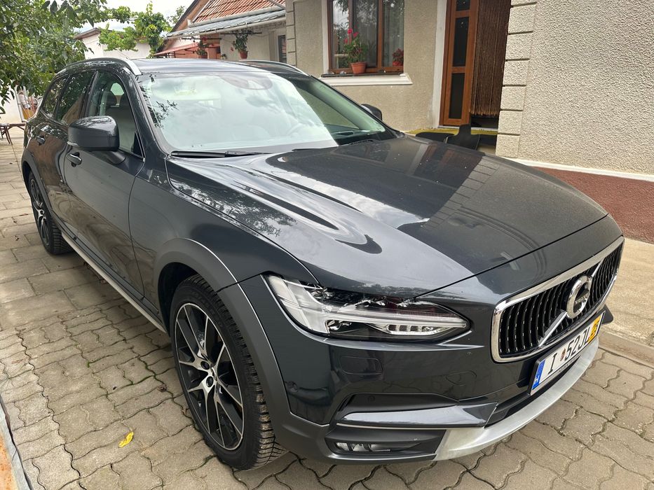 Volvo v90 Cross Country