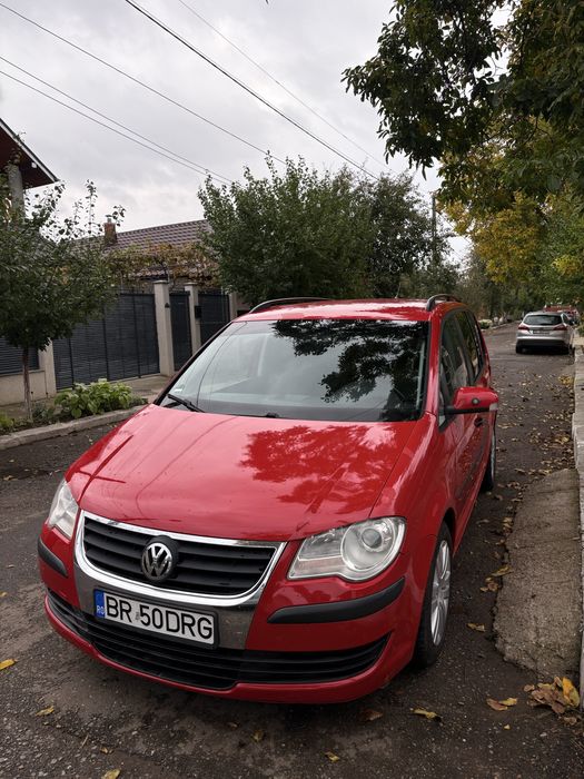 VOLKSWAGEN Touran