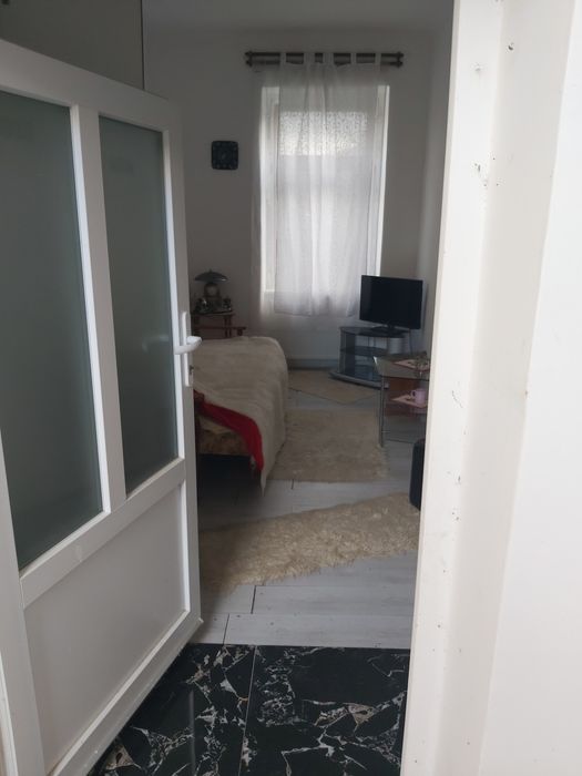 Casă de vánzare ,2 minute de centru,str,M.Eminescu