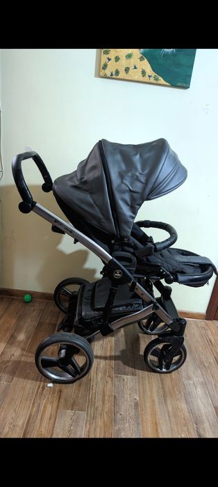 Продам коляску junama diamound  прогулочный блок.