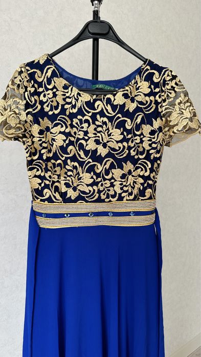 Продам платья