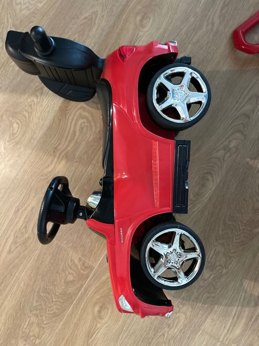 Детска кола Mercedes AMG – като нова! – 35 €