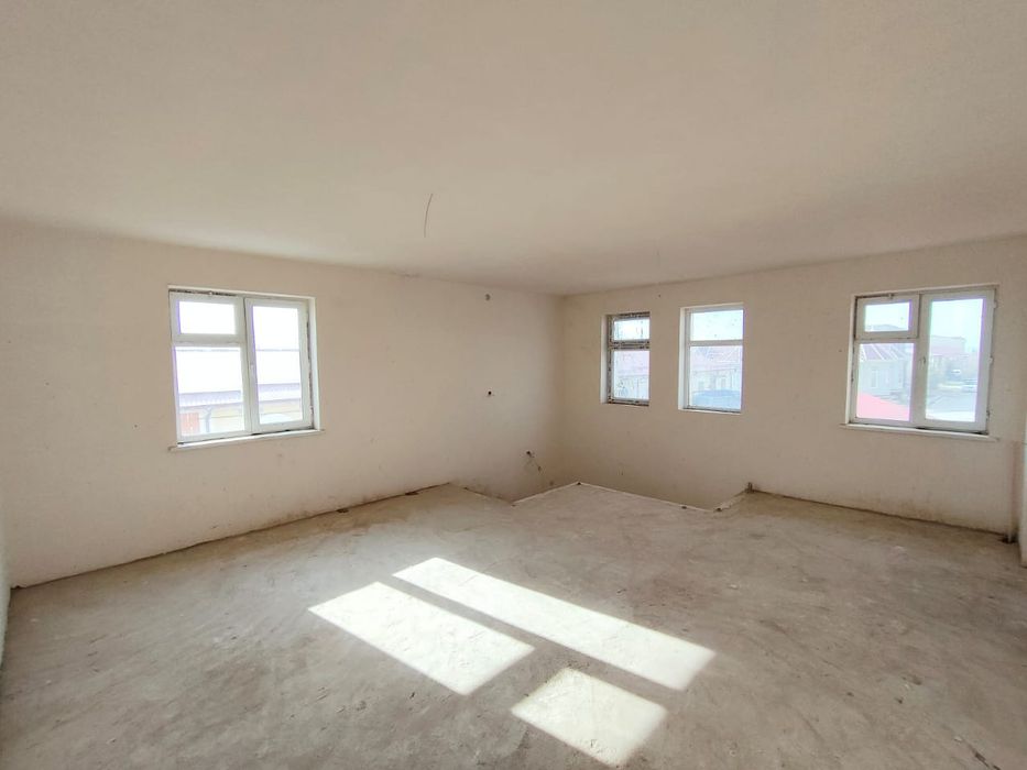 Srochno 2 etajli kotej sotiladi ( yonida 2 sotiq agarodi bilan)